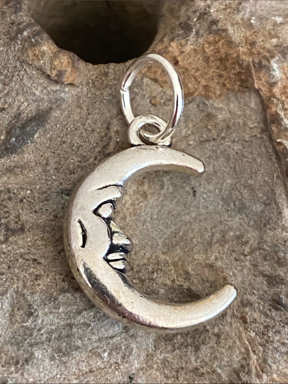 5/$10❤️❤️❤️NEW Crescent Man In Moon Charm Pendant